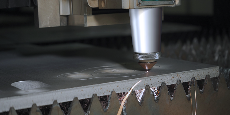 レーザー加工機の切断品質に影響を与えるものは何でしょうか？